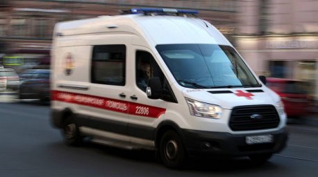 Восемь детей отравились парами хлора в бассейне в Санкт-Петербурге