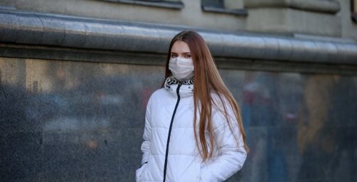 Маска снижает вероятность заражения инфекциями в 1,8 раза - Роспотребнадзор