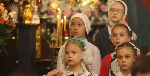 Православные верующие празднуют Рождество Пресвятой Богородицы
