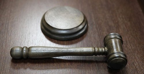 Жителя Мостовского района будут судить за хулиганство и публичное оскорбление представителя власти