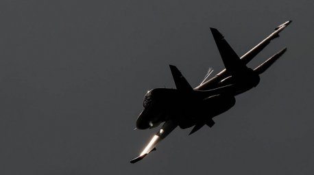 Разбившийся под Тверью Су-30 мог быть случайно сбит другим самолетом на учениях
