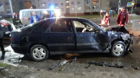 Два человека погибли в столкновении легковушек в Могилеве