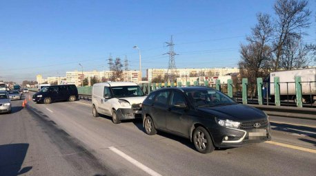 Четыре легковушки столкнулись на МКАД