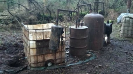 В Щучинском районе изъяли более 3 т браги и самогона