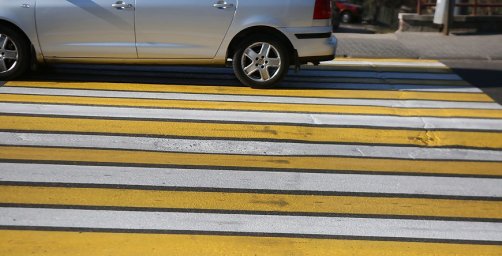 В Бресте таксисты и сотрудники ГАИ убрали с проезжей части пьяного пешехода