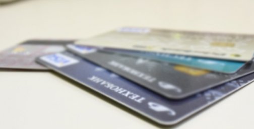 Случайная знакомая похитила у брестчанки личные вещи и банковскую карту