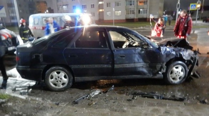 Два человека погибли в столкновении легковушек в Могилеве